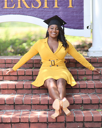 2025_Grad_Maddy-38