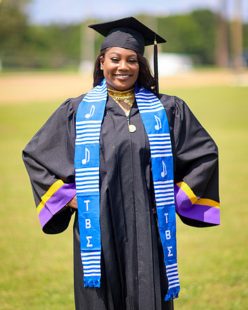 2025_Grad_Maddy-70