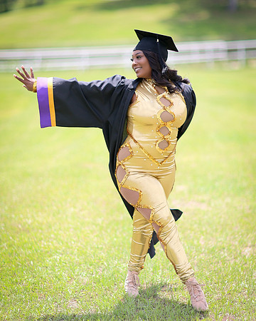 2025_Grad_Maddy-59