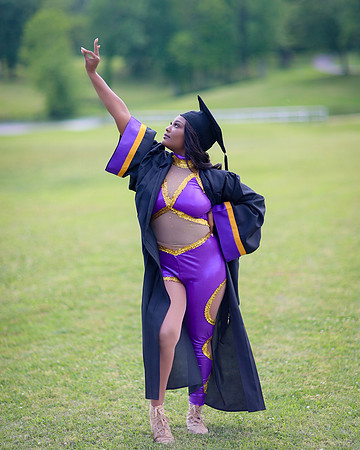 2025_Grad_Maddy-89