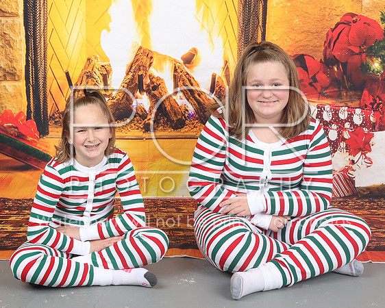 2022_Christmas_LStewart-23