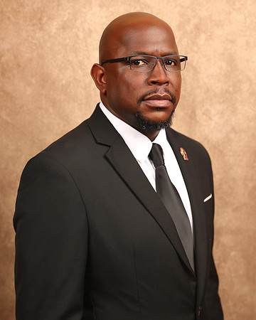 2025_Headshots_CoreyTurner-9