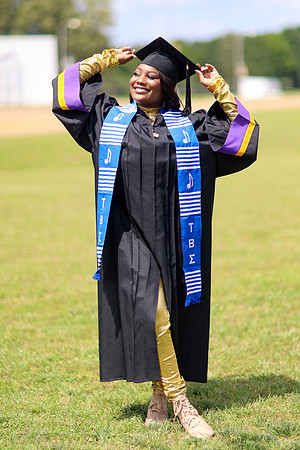 2025_Grad_Maddy-72