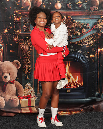 2024_Christmas_MitchellFamily-32