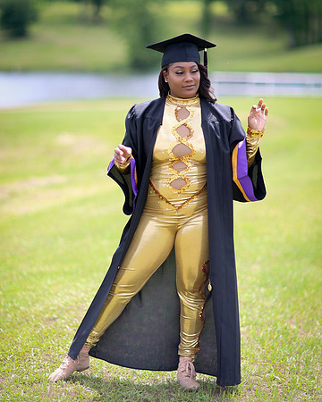 2025_Grad_Maddy-50