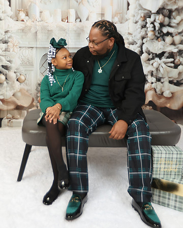 2024_Christmas_Zaniyah-18