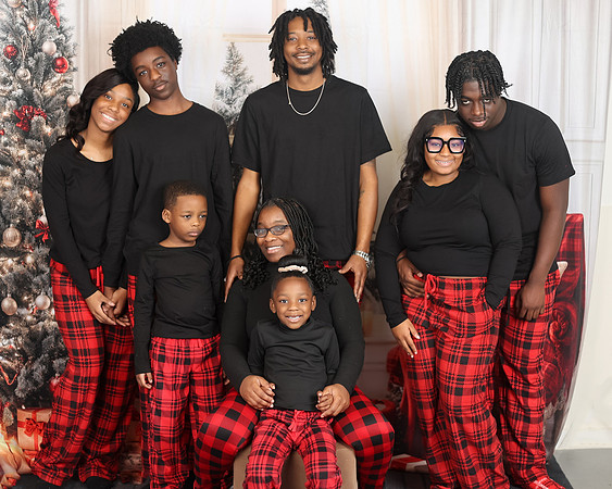 2024_Christmas_Alisha-30