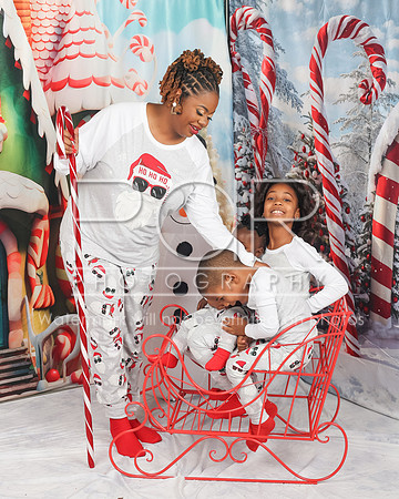 2024_Christmas_LaTashia-9