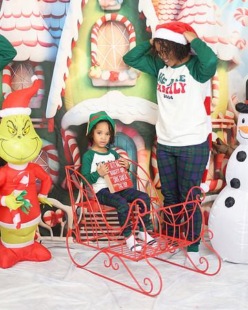 2024_Christmas_Cynthia-26