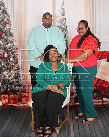 2024_Christmas_Antoinette-2