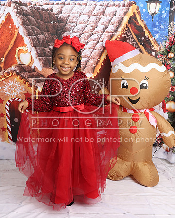 2022_Christmas_Pamela-2