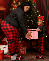 2022_Christmas_Pamela-17