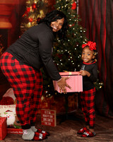 2022_Christmas_Pamela-18