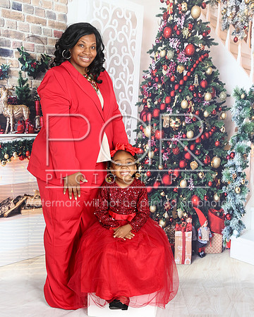 2022_Christmas_Pamela-6