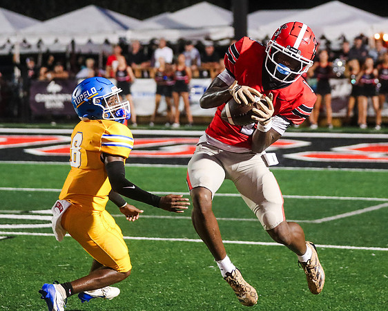 2025_Fball_TupelovsBrandon-46