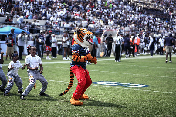 2025_Fball_HamptonvsJSU-246
