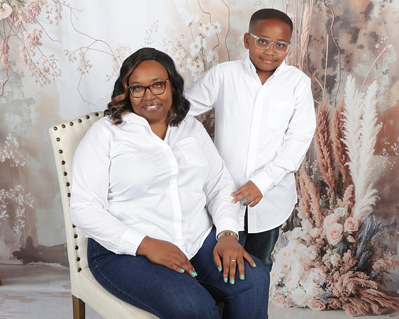 2024_SchquitaJones_Family-10