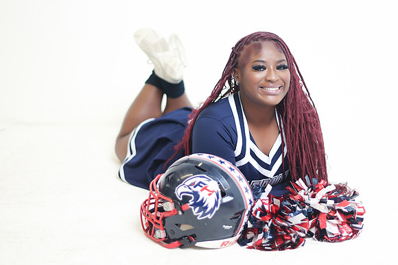 2025_SeniorRep_LRiyah_Cheer-8