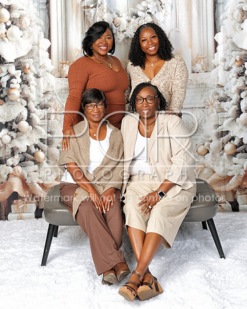 2025_Christmas_CandaceBraxton-6