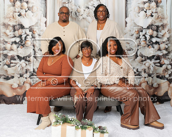 2025_Christmas_CandaceBraxton-3