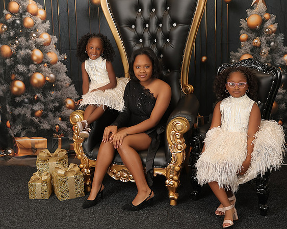 2025 Christmas_Brianna_Smith-23