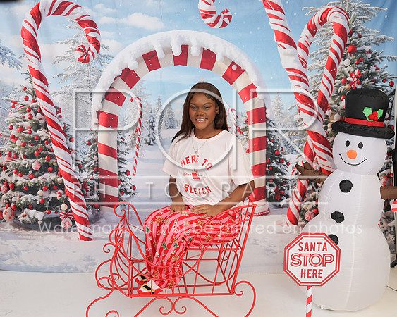 2025 Christmas_Alanda_James-23