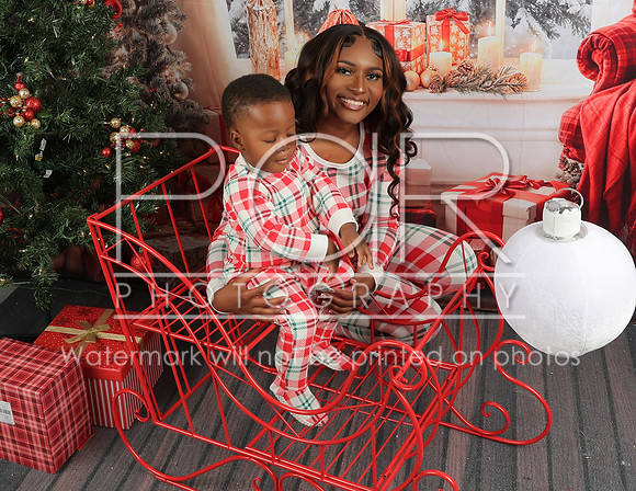 2025 Christmas Ariana McDonalds-14