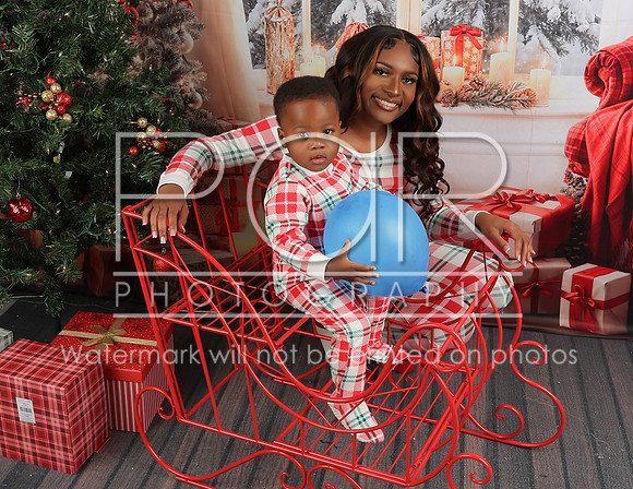 2025 Christmas Ariana McDonalds-15
