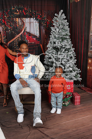 2025_Christmas_Aundriana_McDonald-5
