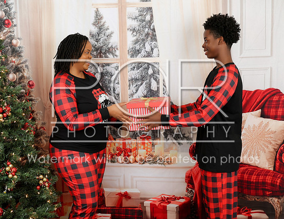 2025 Christmas Dawn Stokes-16
