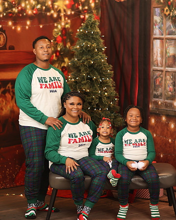 2024_Christmas_Keondra Mack-24