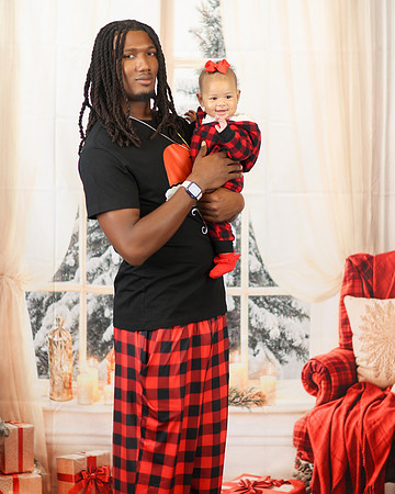2024_Christmas_RussellFamily-38