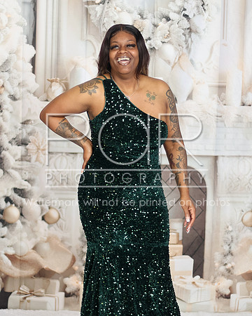 2024_Christmas_Leneisha-9