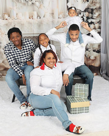 2024_Christmas_Sarah-8