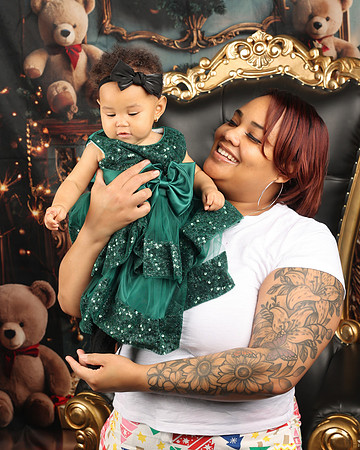 2024_Christmas_Sarah-42