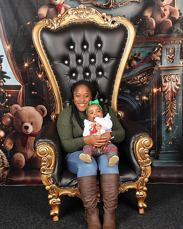 2024_Christmas_Courtney-19