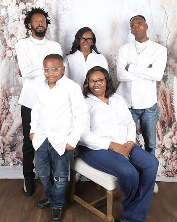 2024_SchquitaJones_Family-2