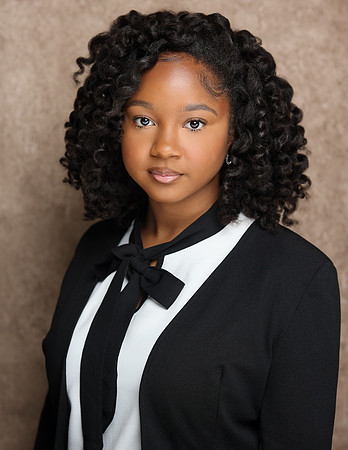 2025_Headshots_Shelby-6