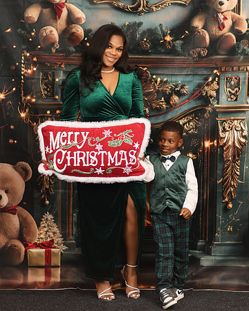 2024_Christmas_Elexis-15