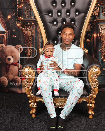 2024_Christmas_Aundriana-14