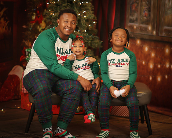 2024_Christmas_Keondra Mack-33