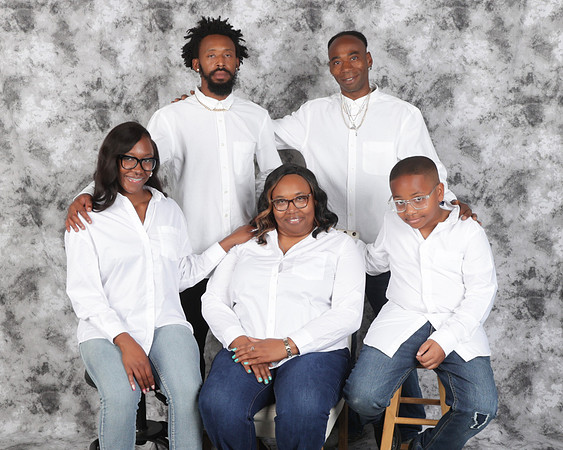 2024_SchquitaJones_Family-30