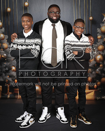 2023_Christmas_Evelyn-10