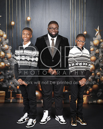 2023_Christmas_Evelyn-9