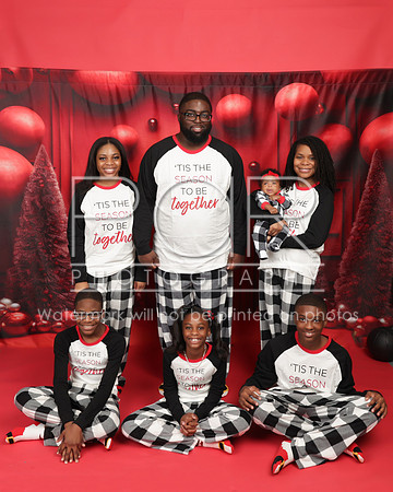 2023_Christmas_Evelyn-14