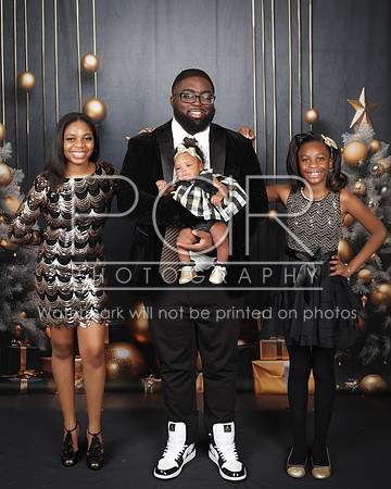 2023_Christmas_Evelyn-11