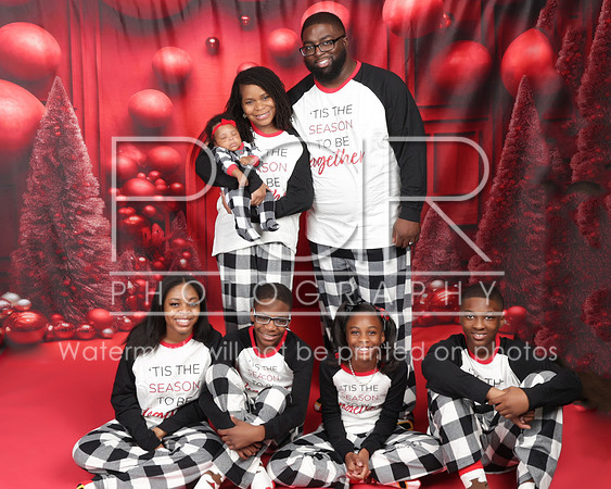 2023_Christmas_Evelyn-17