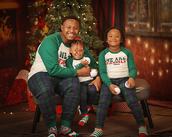 2024_Christmas_Keondra Mack-36