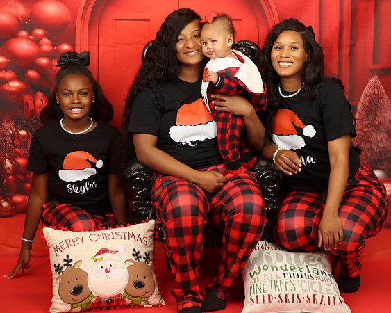 2024_Christmas_RussellFamily-12