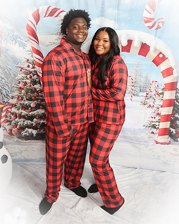 2024_Christmas_Makenzie Burns-34